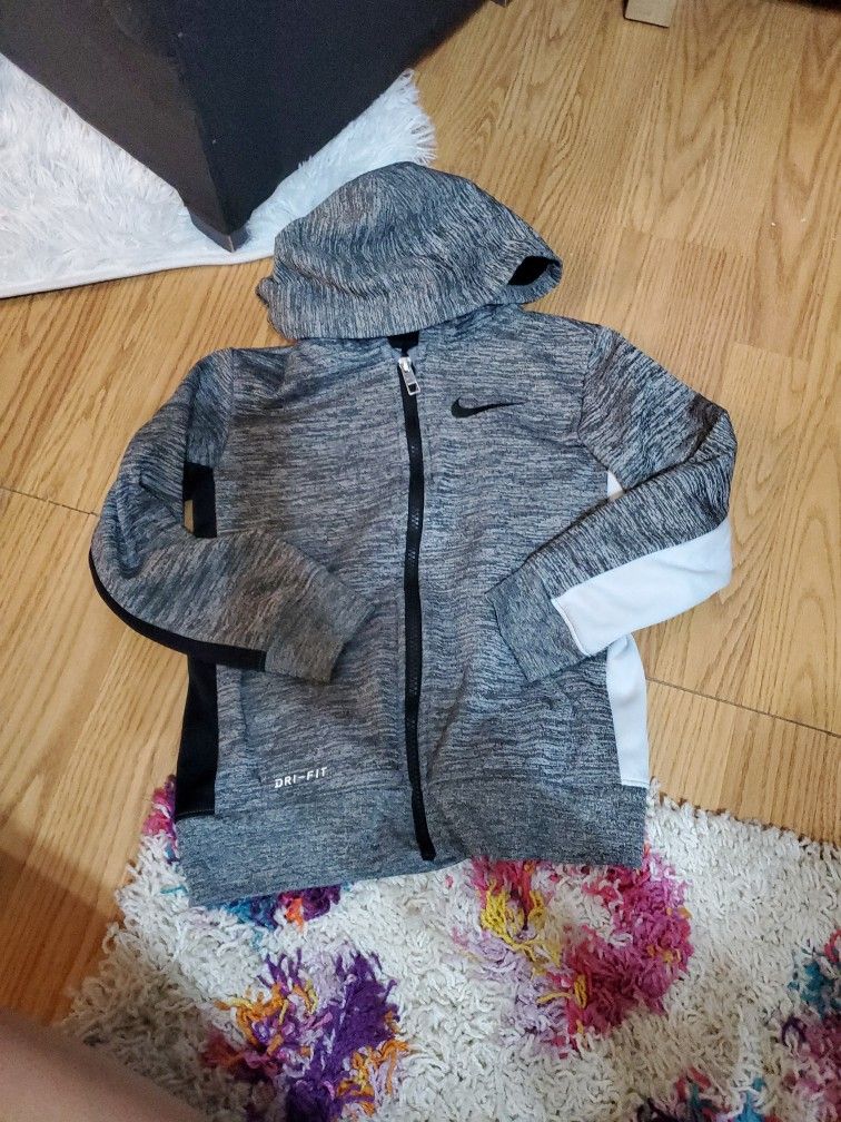 Nike- Boys Size 6 Hoodie