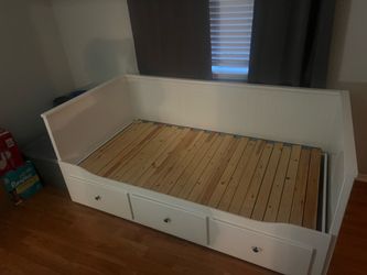 IKEA Daybed with 3 Storage Drawers - Great Condition