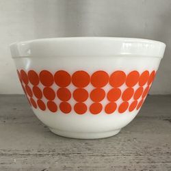 Vintage Pyrex Orange Dot Bowl. #401, 1.5 pint.  Super shiny. Dots are bright and vivid. Very few small paint flecks on a couple of the dots. No chips 