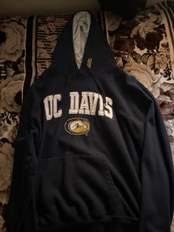 uc David Sweater