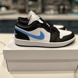 Air Jordan 1 Low Black University Blue 