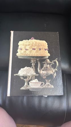 Cook book very elegant and vintage