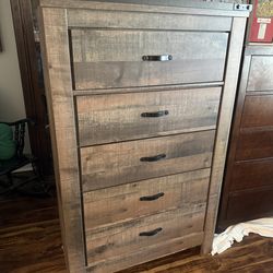 Dresser drawer