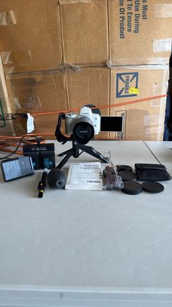 Canon EOS M50 w/extra batteries/Accessories
