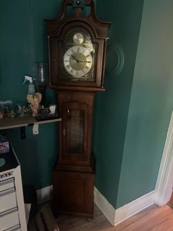 Grandfather clock tempus fugit