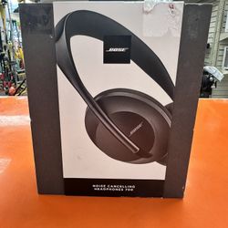 Bose Noise Cancelling Headphones 700