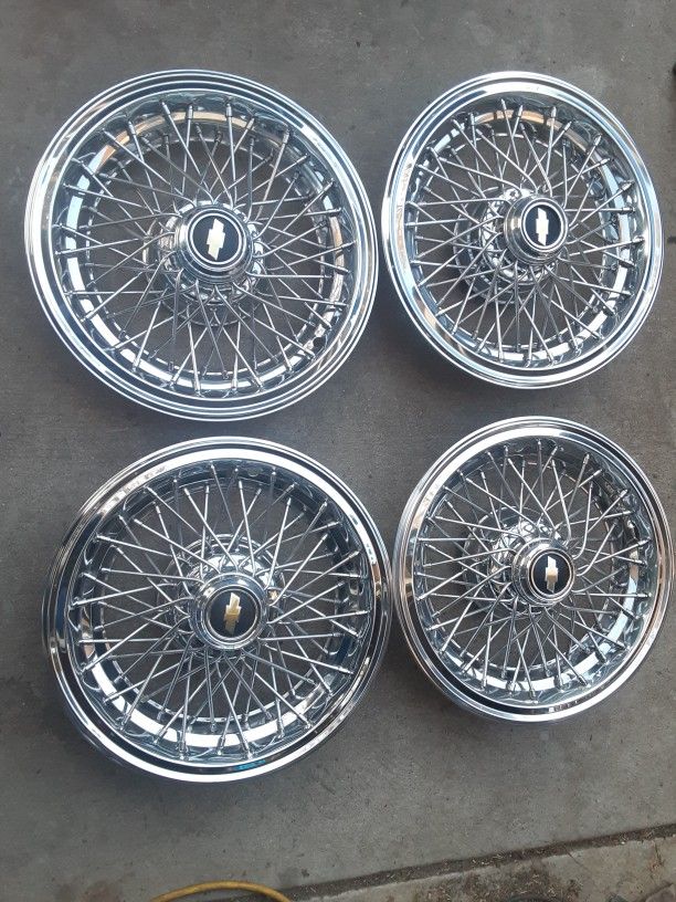15 Inch Wire Hubcaps Very Clean for Sale in Rialto, CA OfferUp