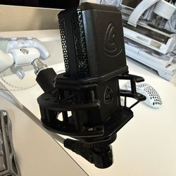 LEWITT LCT 440 PURE Studio Condenser Microphone with XLR CABLE