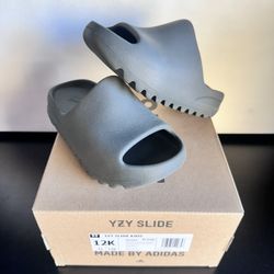Kids Adidas Yeezy Slides Onyx Size 12k