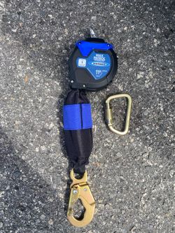 Retracting line brand new in box never used