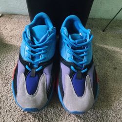 Adidas Yeezy Boost 700 