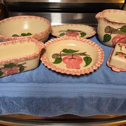 Vintage - 
Country Crafts Pottery Waldenburg Arkansas Sponge Painted Apples - 7  pieces