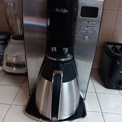 https://offerup.com/redirect/?o=TXIuQ29mZmVl 