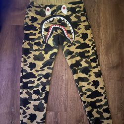 Bape 1st Camo Sweatpants Size M