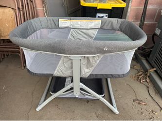 Babytrend bassinet grey