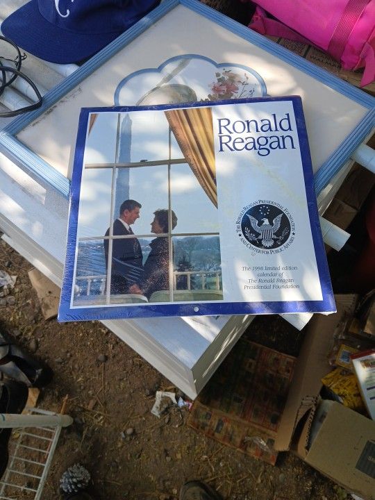 1998 Limited Edition Calenderof The Ronaid Reagan Presidetial Foundation 
