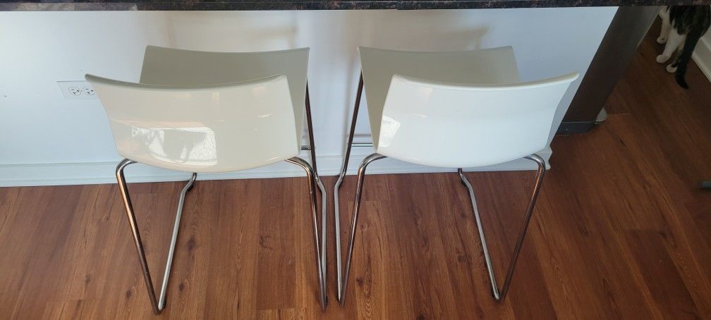 x2 White Bar Stools With Backrests (16"x15" +38" tall)