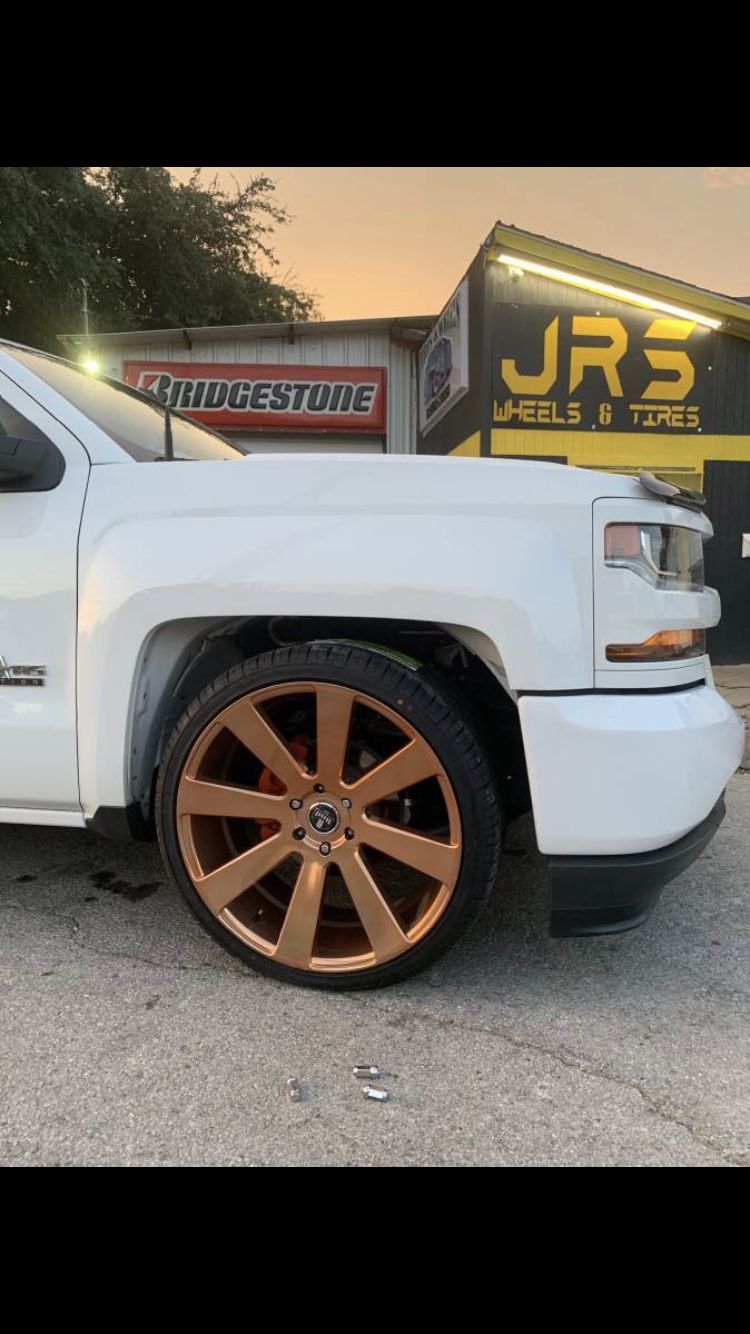 New 24” DUB Gold Rims & Tires 6 Lug Wheels 24s Silverado Sierra Dubs 4s Rines y llantas Chevrolet Silverado Tahoe Avalanche GMC Sierra Yukon suburban