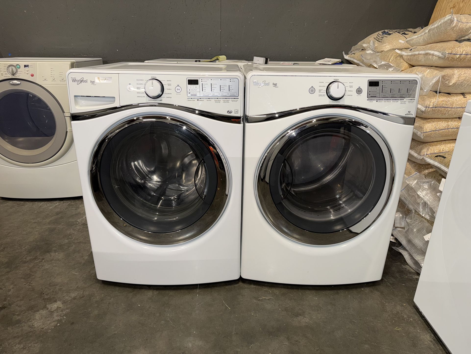 WHIRLPOOL XL CAPACITY WASHER DRYER ELECTRIC SET STACKABLE