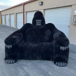 ✨ 🦍XL Gorilla Sofa Couch ✨ ($10 delivery )