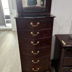 Thomasville Vanity “The Mahogany Collection”