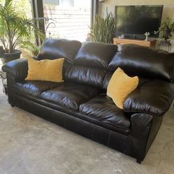 FREE Brown COUCH  - NO HOLDS - FCFS