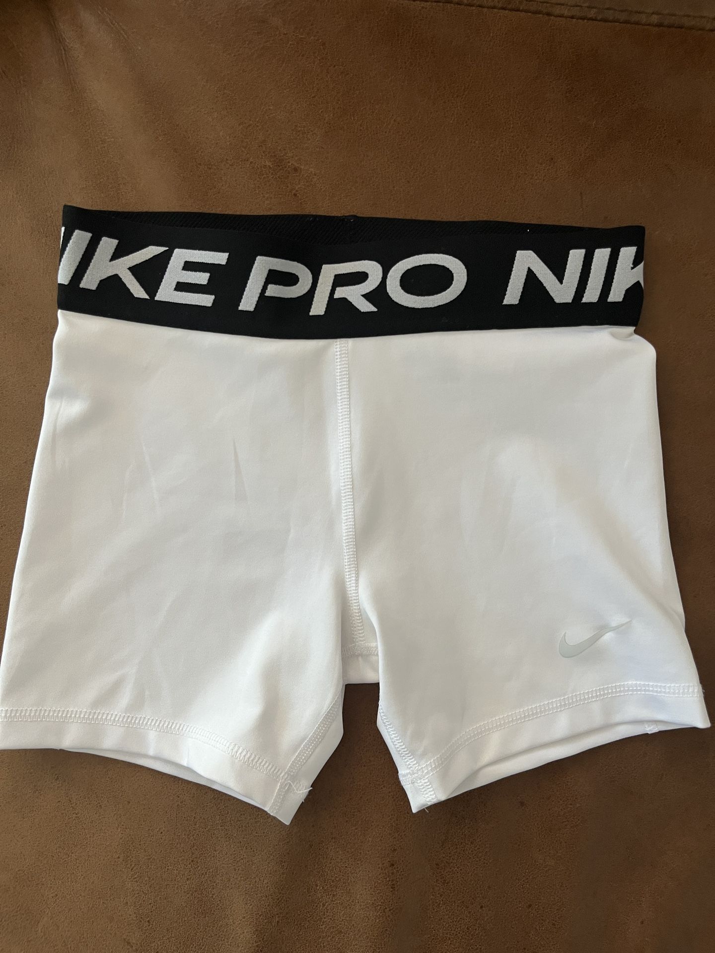Girls’ Nike Pro Shorts Size M