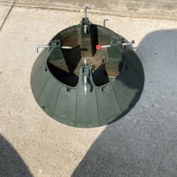 Christmas tree holder
