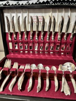 1847 Roger’s Bros 73 pieces silverware