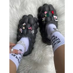 Winter Warm Massage Foam Runner Furry Plush Bubble Slides Slippers for Women