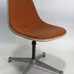 Vintage 1977 Eames for Herman Miller Fiberglass Chair (Model PSC) – Swivel Base