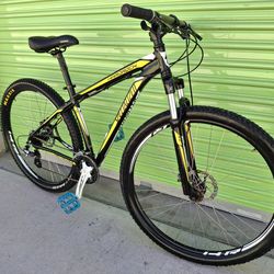 SPECIALIZED MOUNTAIN BIKE 21 SPEEDS  TIRE 29 SIZE L