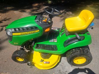 John Deere 100 Series E110 Riding Mower – Yarmouth, MA