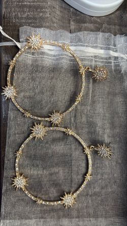 Stunning hoop earrings$20