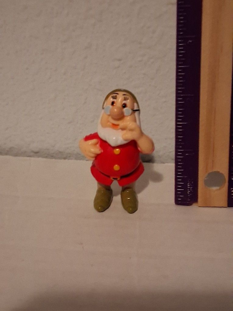 Vintage 1993 Snow White & the Seven Dwarfs Doc Action Figure. 