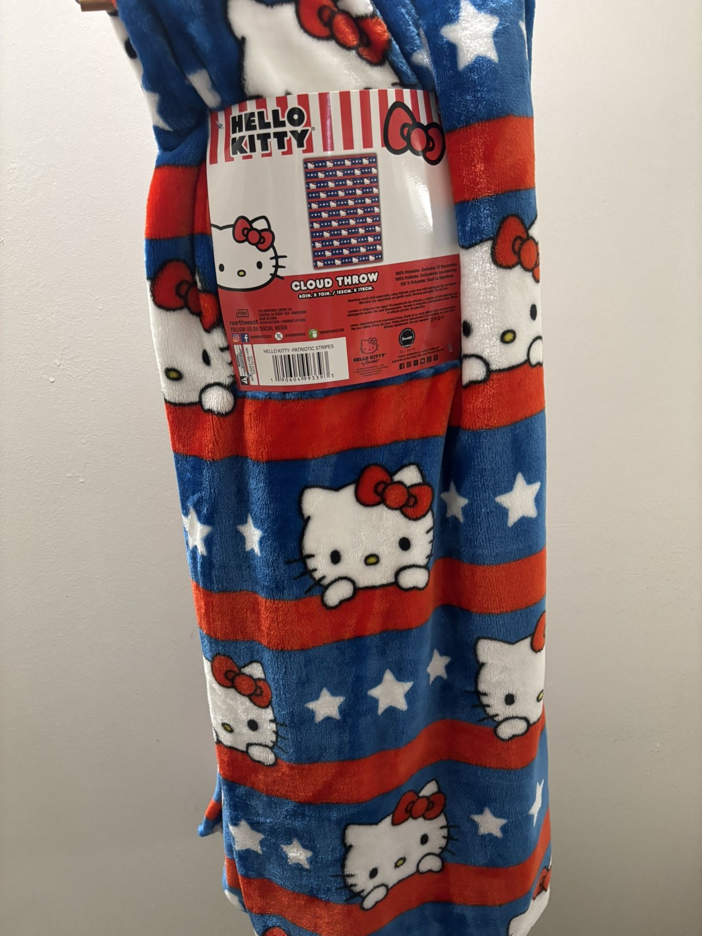 Hello Kitty Throw