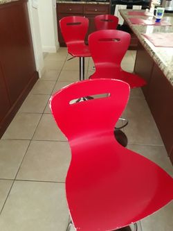 4 Adjustable Stools