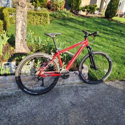 Cannondale Catalyst Mountain Bike Size 19"