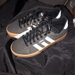 NEW w/ Tags! Adidas Men’s Size 8 