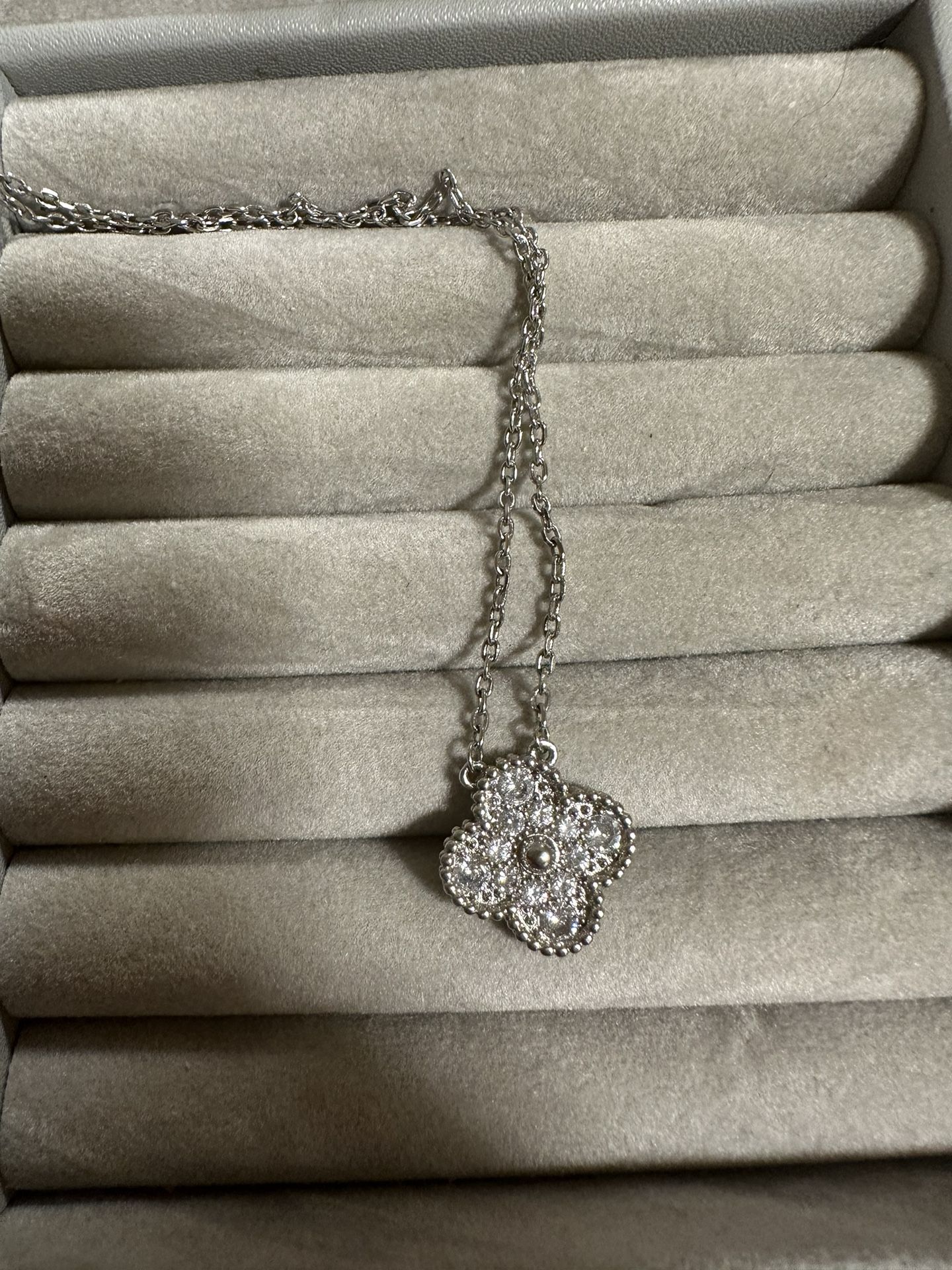 VCA Style Necklace AAA+