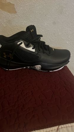 Under Armour Basketball Shoes