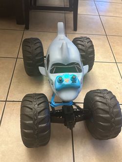 Shark monster truck