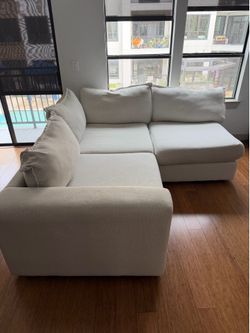 Cream Modular 3-Piece Sectional Sofa – Great Condition