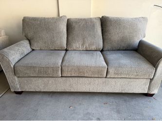 RCWilley Sofa (Gray fabric)