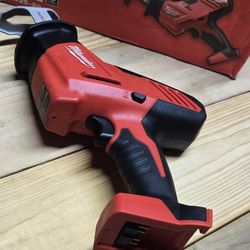 Exclusive
Milwaukee
M18 18V Lithium-Ion Cordless HACKZALL Reciprocating Saw (Tool-Only)