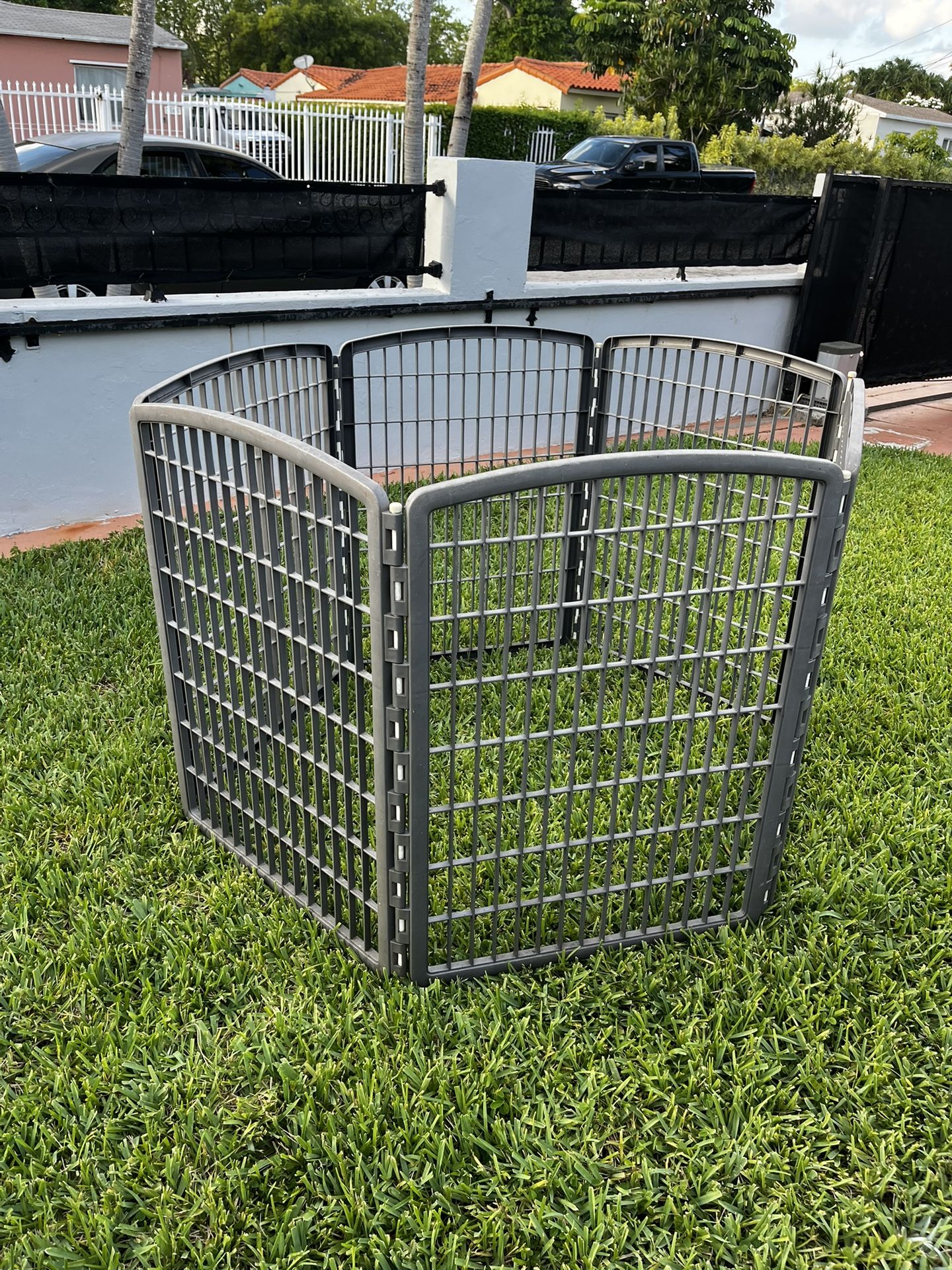 Six Panel Dog Fence 35” Height By 25” Wide Each Panel…IN FAIR CONDITION…SEE ALL PICTURES.. AS IS… $25
