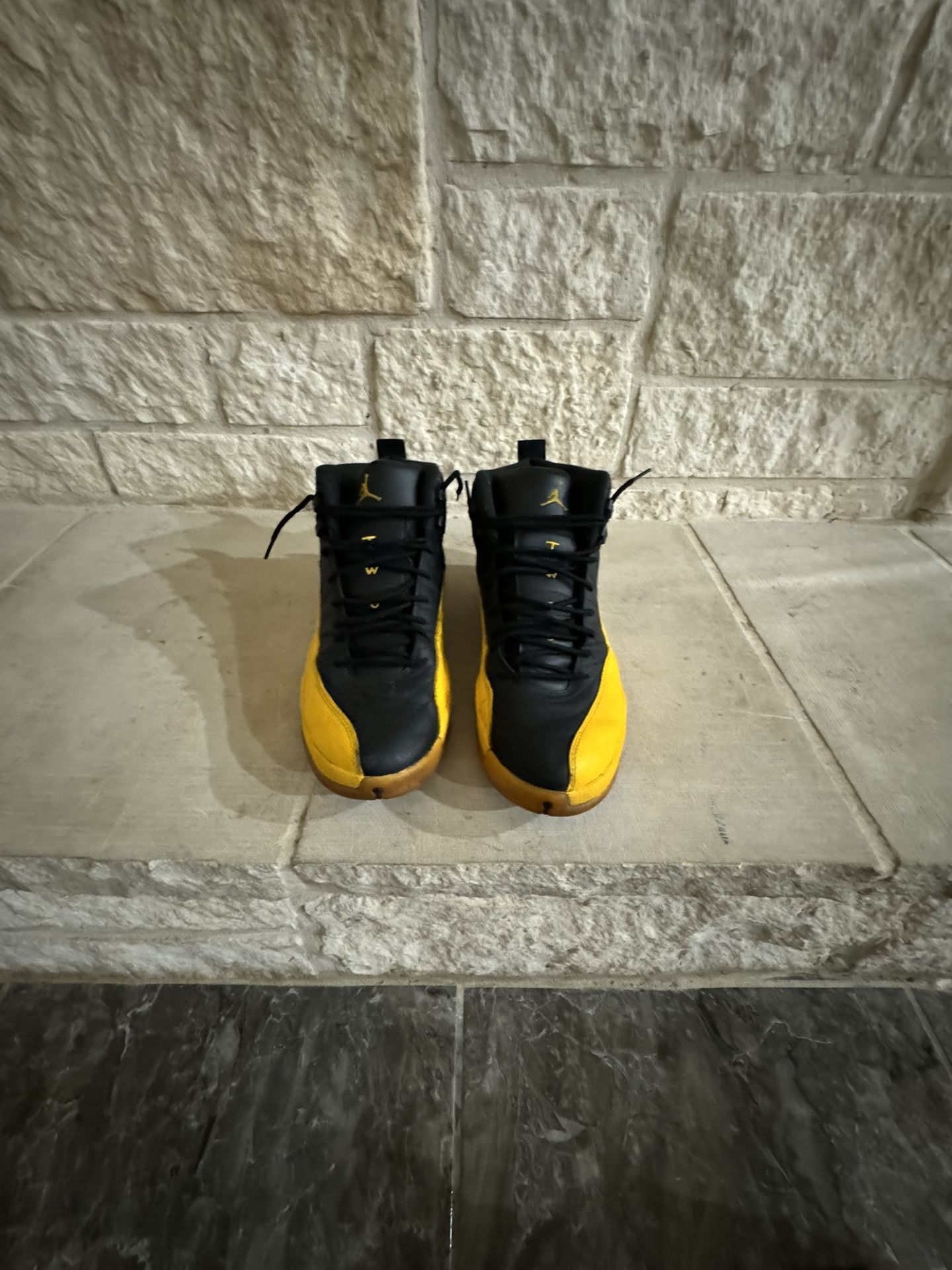 Jordan 12 University Gold, Size 11.5