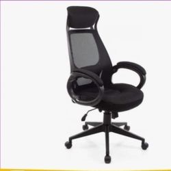 BLACK OFFICE CHAIR