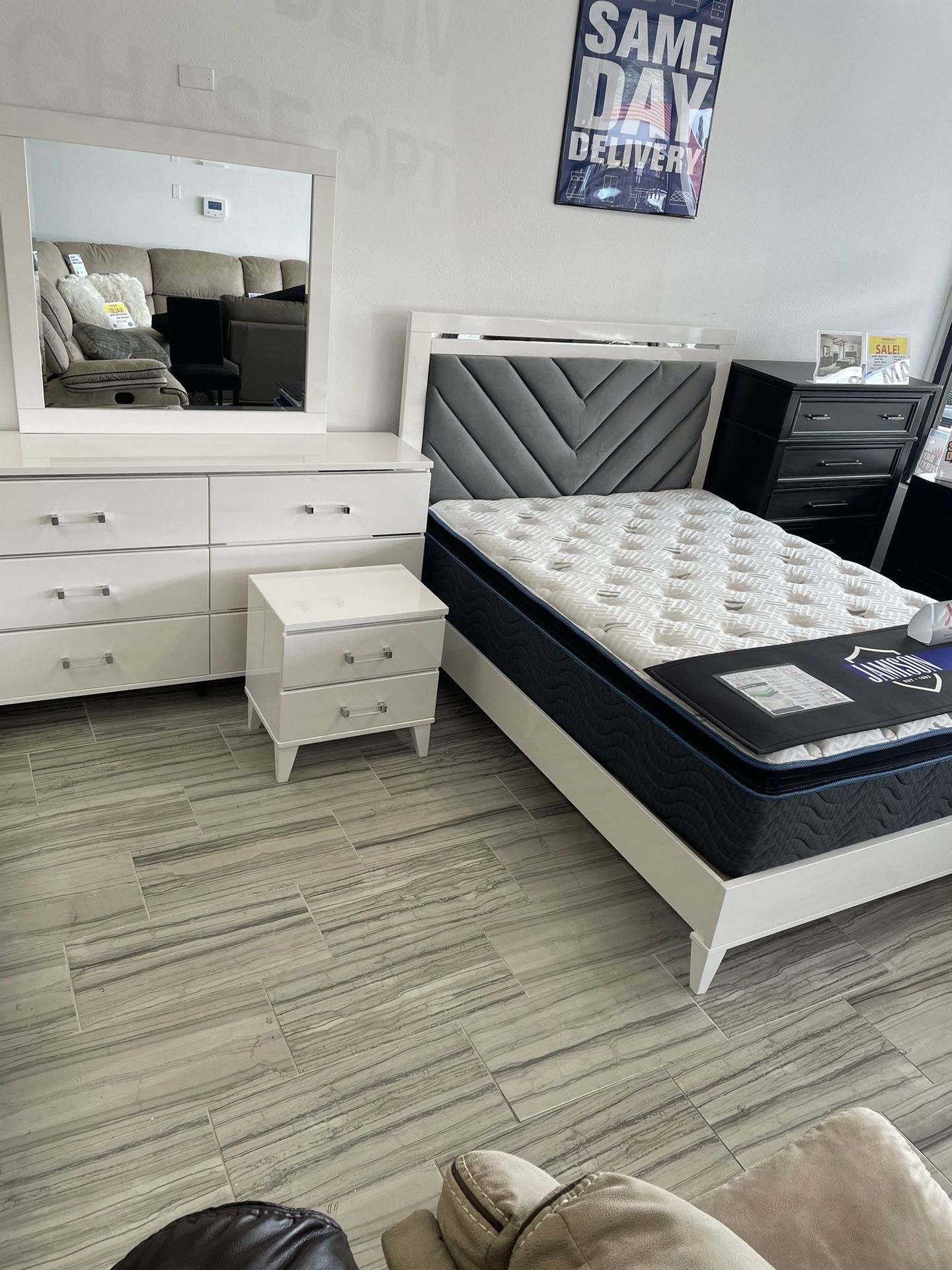 Beautiful Colby White Queen Bed Set!$799!*SAME DAY DELIVERY*NO CREDIT NEEDED*EASY FINANCING*HUGE SALE*