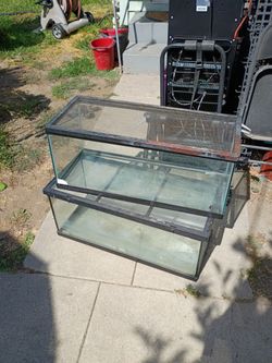 2 terrariums aquariums with screen lids